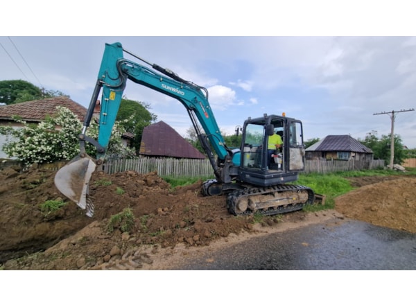 Midiexcavator SUNWARD 90UF de vanzare